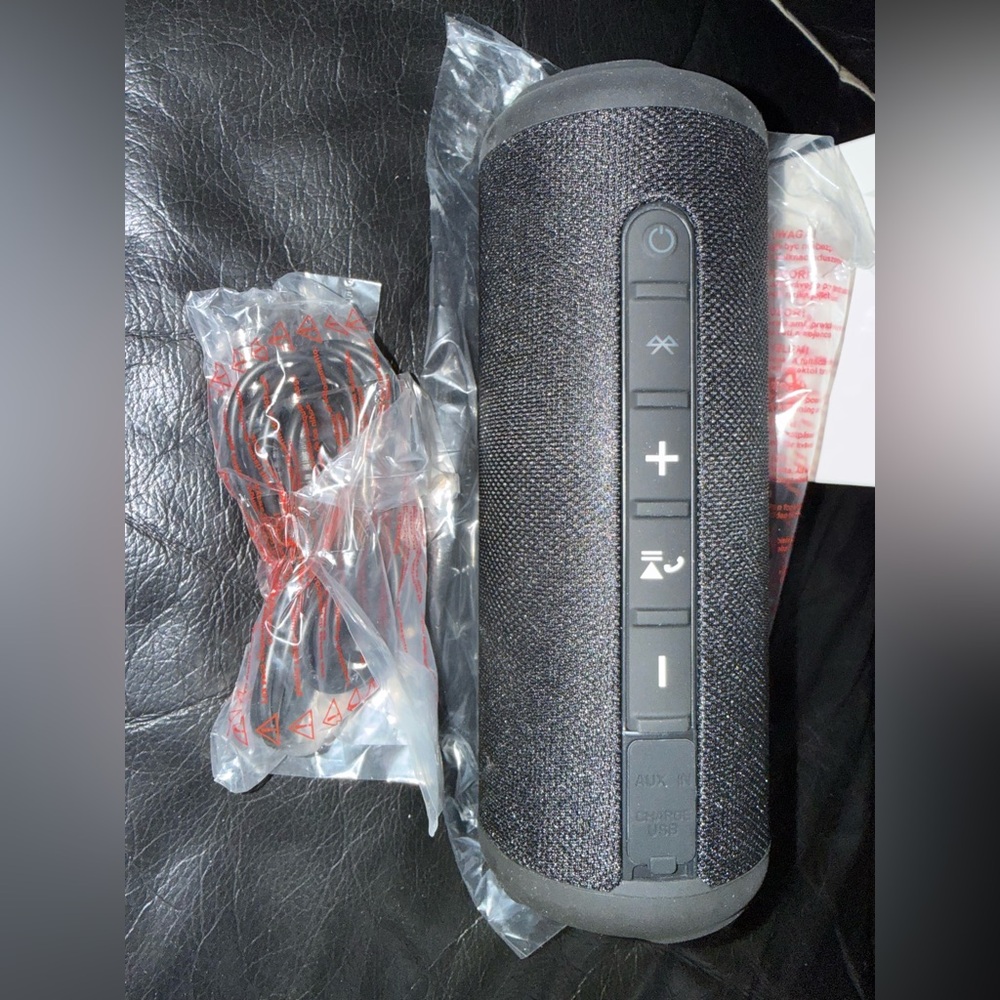 Black Portable Bluetooth Speaker